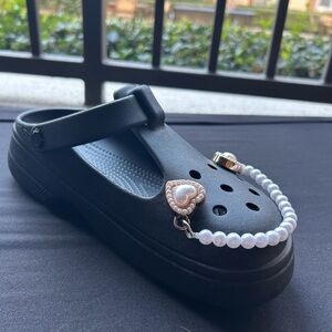 Crocs classic Mary Jane W 6 Black Platform Clog T-Strap M 4 sandal Heart  Pearls